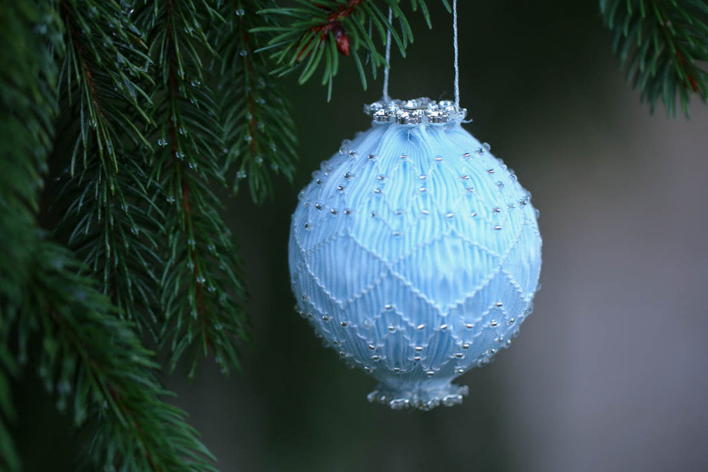 smocked snowflake ornament kit freeshipping - Sarah Classic Sewing